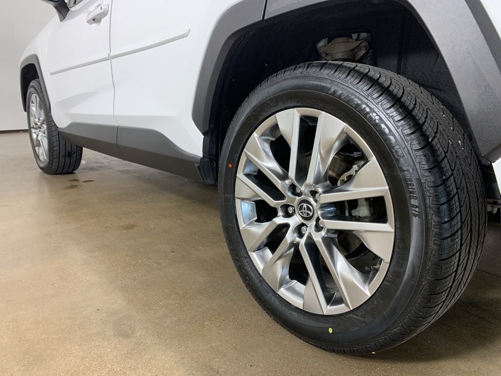 2020 Toyota RAV4 XLE Premium - Photo 15