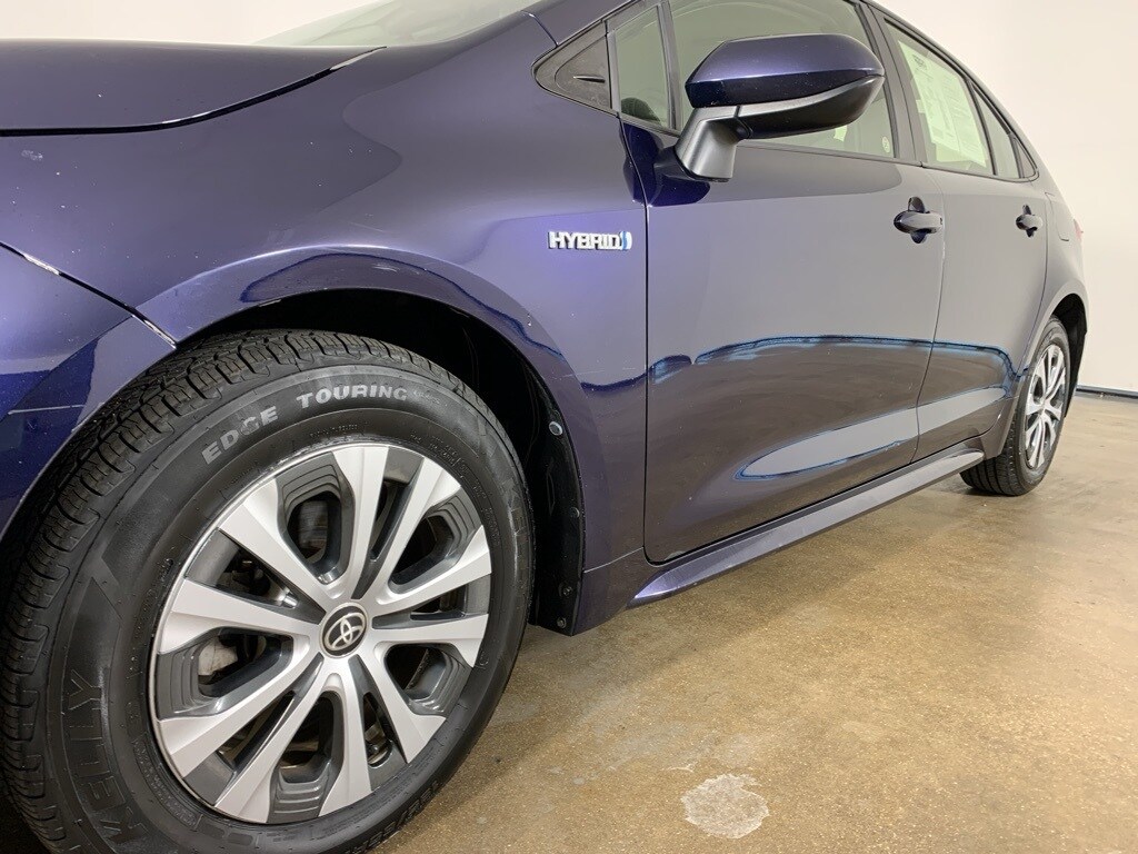 2021 Toyota Corolla Hybrid LE photo 2