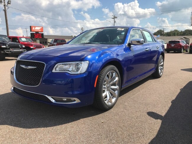 New 2019 Chrysler 300 LIMITED For Sale Paris, TN | VIN# 2C3CCAEG8KH501804