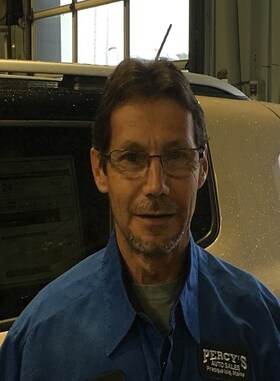Staff member Scott Lowe from ID_f26916