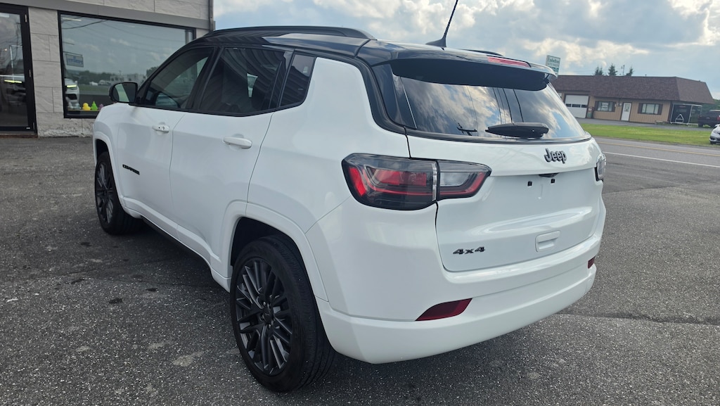 Used 2024 Jeep Compass LI WAGON