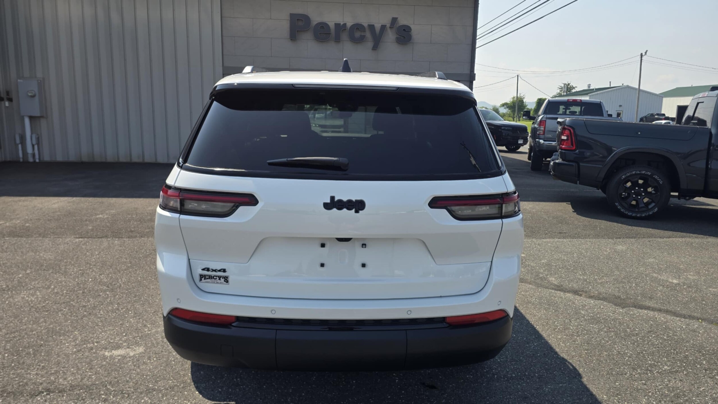 2025 Jeep Grand Cherokee Altitude photo 4