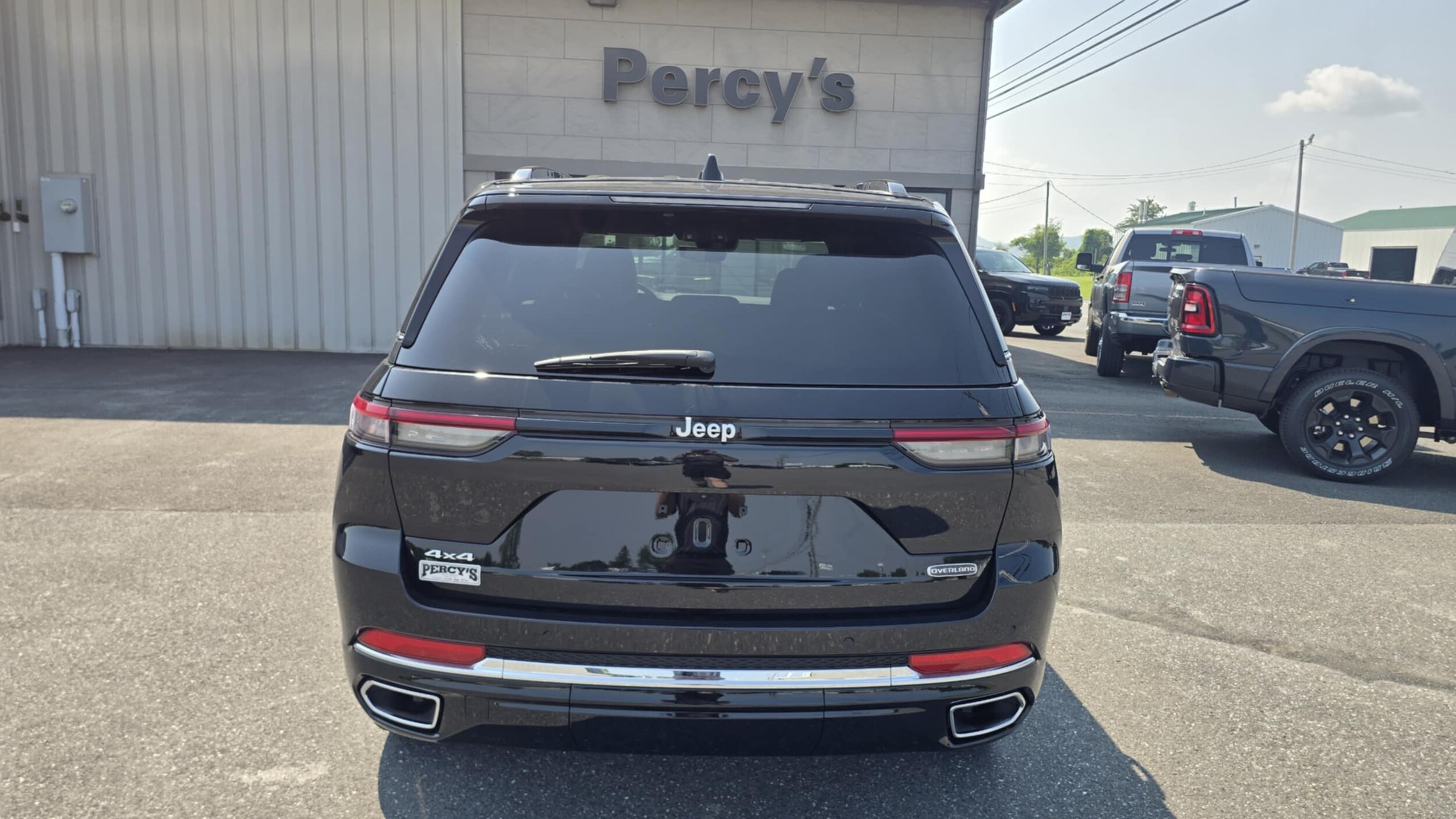 2025 Jeep Grand Cherokee Overland photo 3