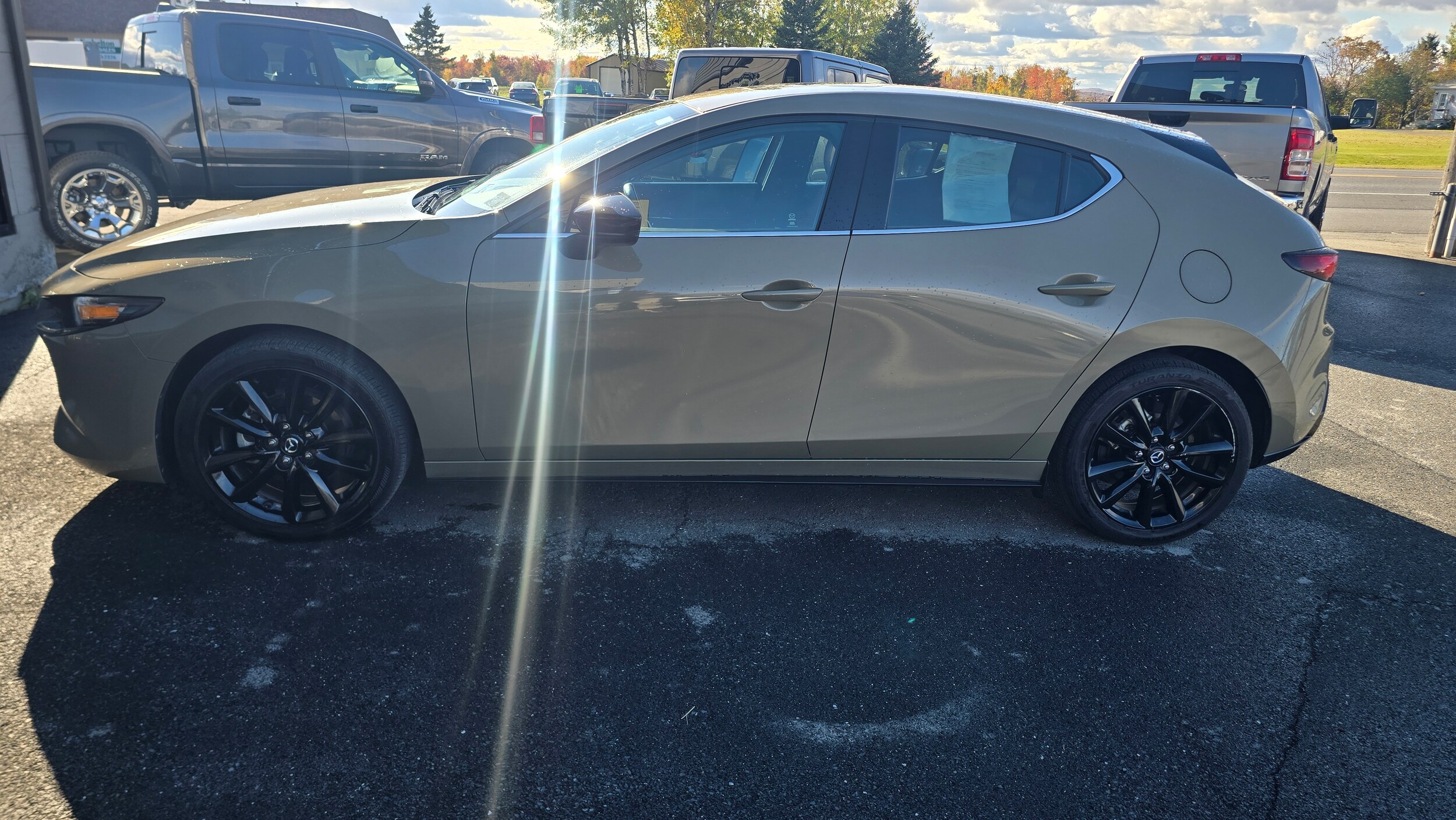 2024 Mazda Mazda3 Carbon Turbo photo 2