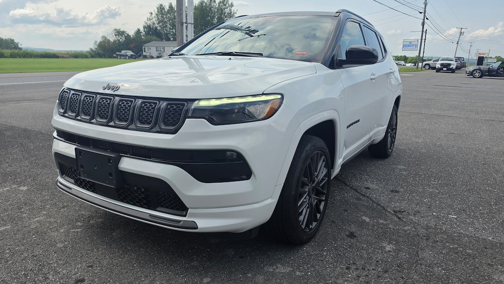 Used 2024 Jeep Compass LI WAGON
