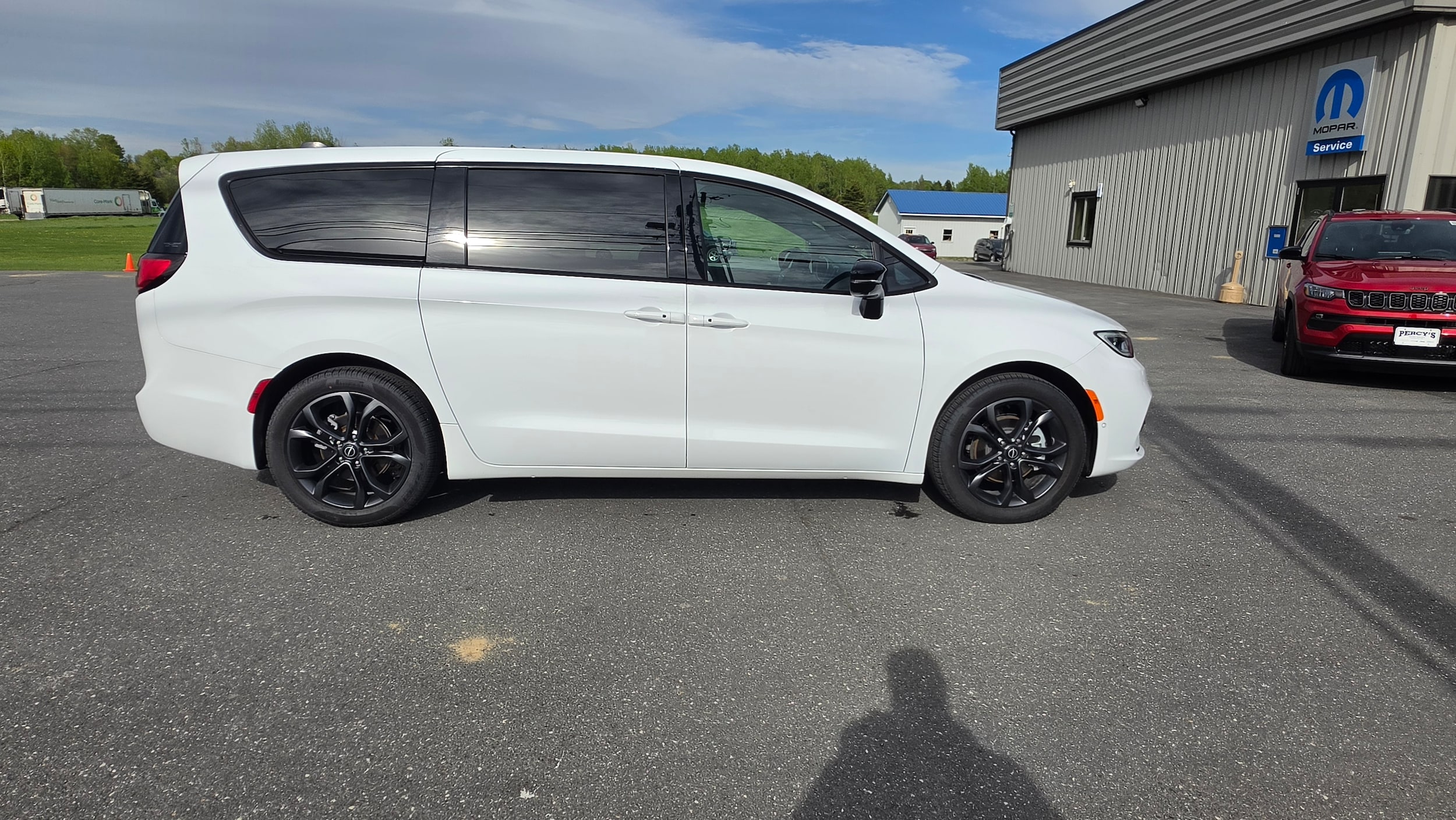 2026 Chrysler Pacifica Select - Photo 6