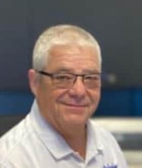 Staff member Robert Medina from ID_e6adbdffc1d1