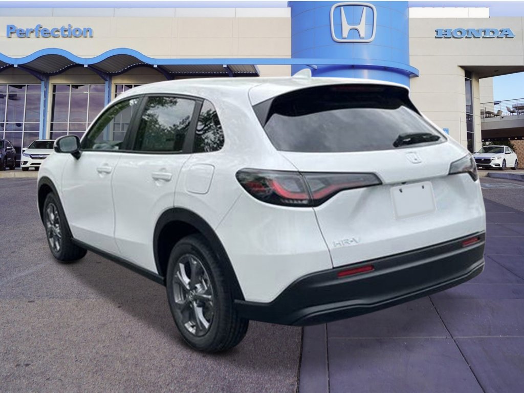 2026 Honda HR-V LX photo 3