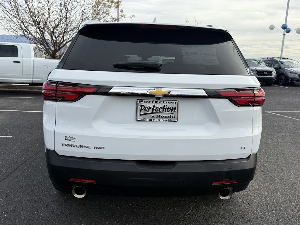 2023 Chevrolet Traverse Cloth 1LT photo 3