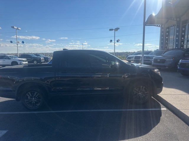 2019 Honda Ridgeline Sport photo 2