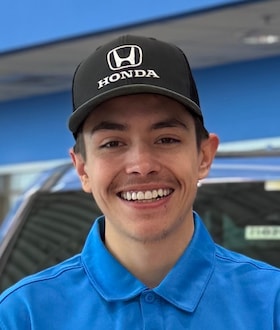 Staff member Reymond Sanchez from ID_f8a0dd50ce20