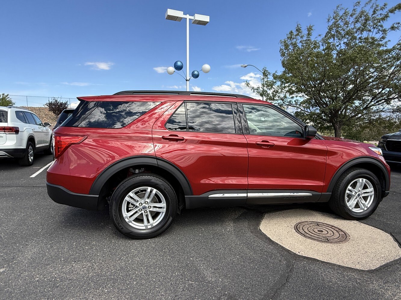 2022 Ford Explorer XLT photo 3