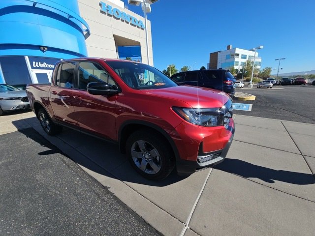 2024 Honda Ridgeline TrailSport photo 2
