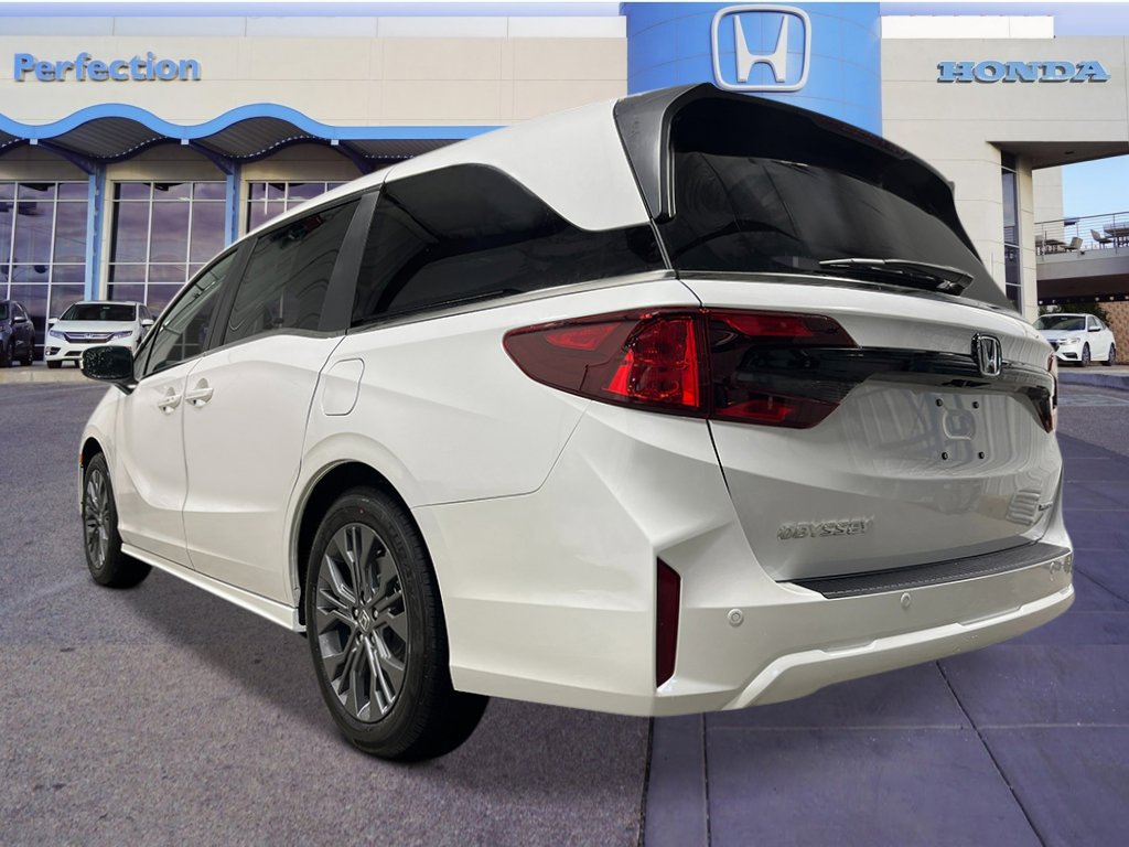 2026 Honda Odyssey Touring photo 2
