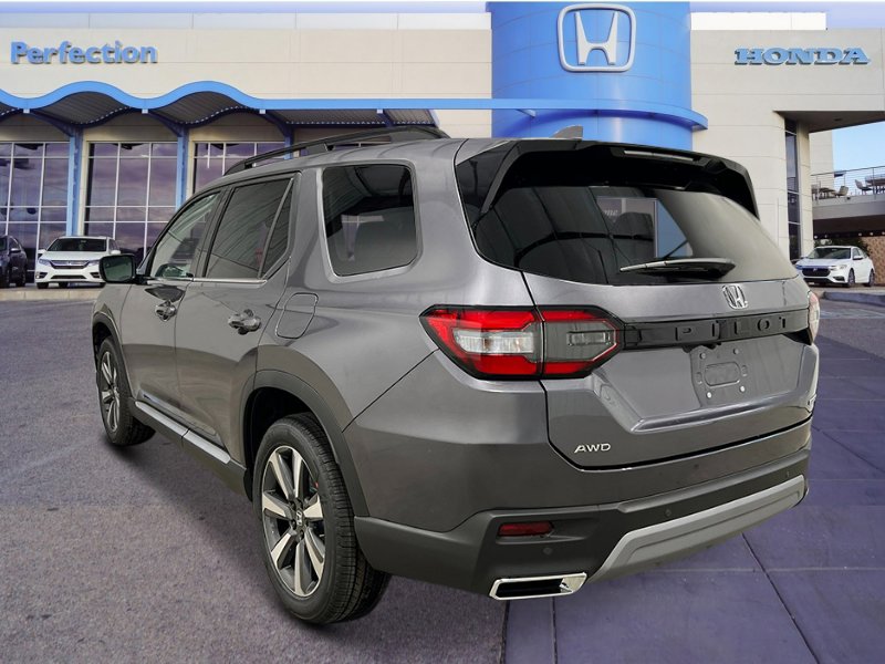 2025 Honda Pilot Touring photo 3