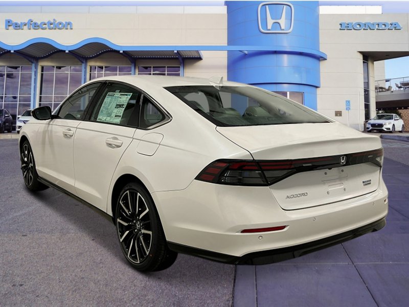 2025 Honda Accord Hybrid Touring photo 2