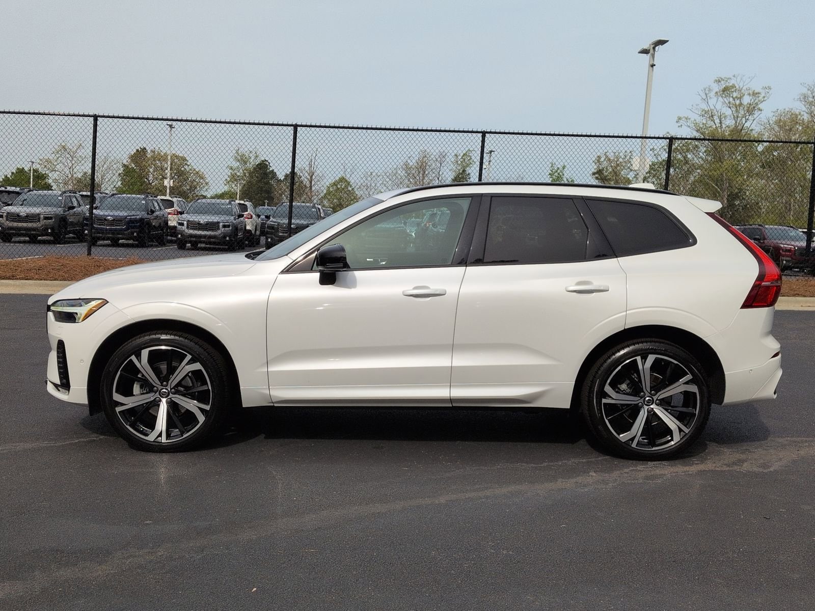 2023 Volvo XC60 Ultimate Dark Theme photo 5