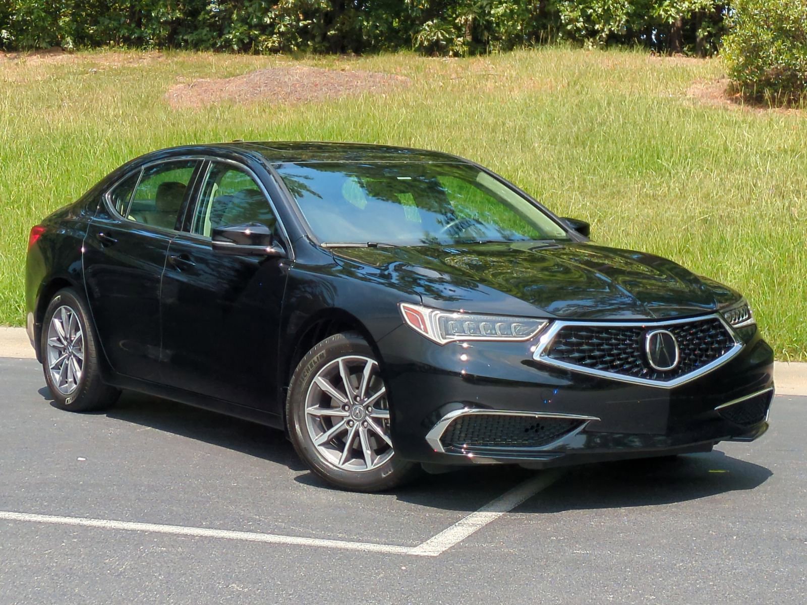 2019 Acura TLX photo 2