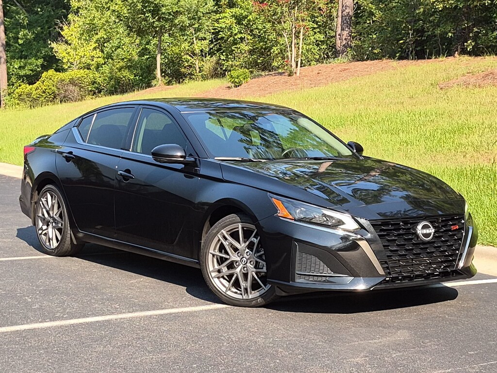 Used 2024 Nissan Altima 2.0 SR Sedan
