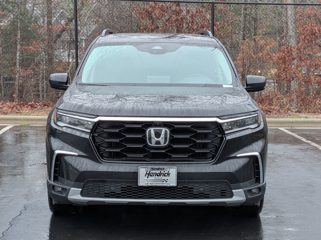 Used 2025 Honda Pilot Elite SUV