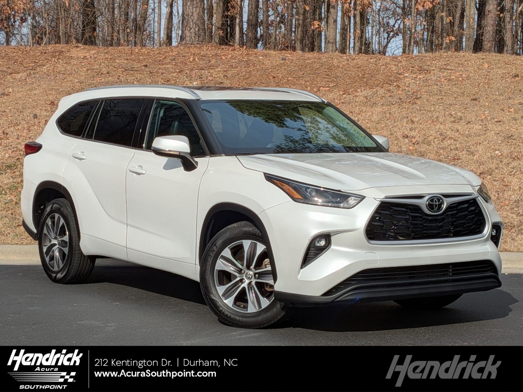 2022 Toyota Highlander XLE's photo