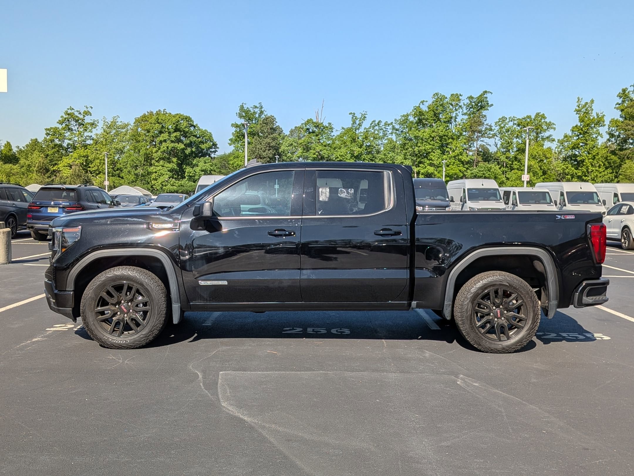 2024 GMC Sierra 1500 Elevation photo 6