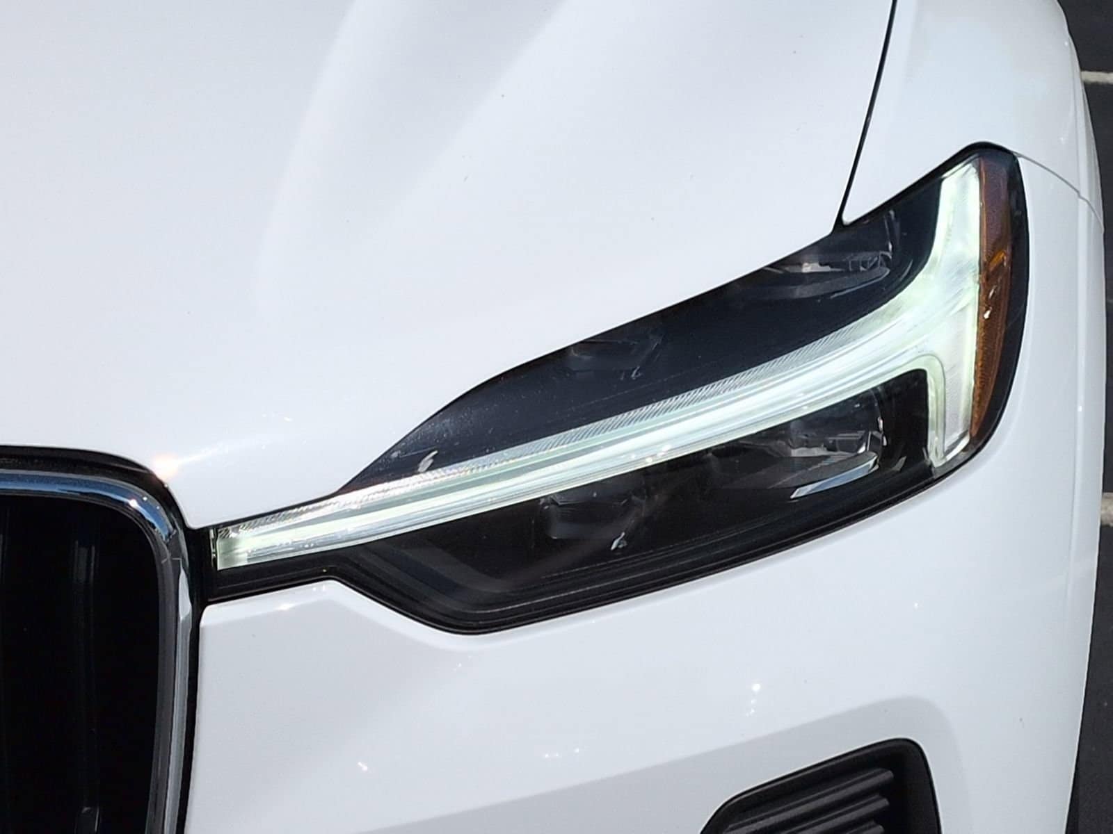 2022 Volvo XC60 Momentum photo 5