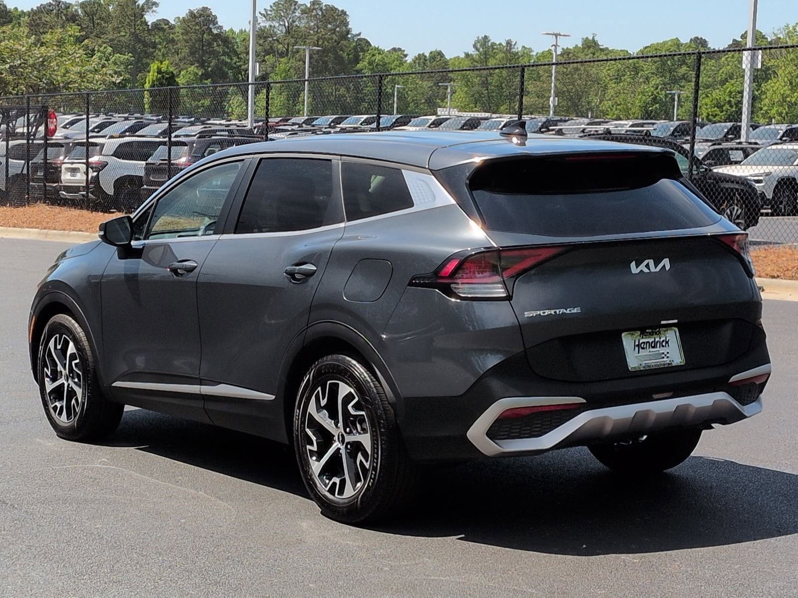 2025 Kia Sportage EX photo 3