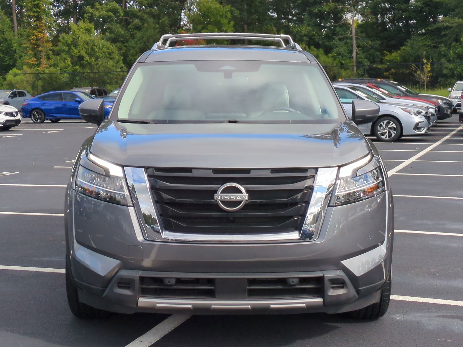 2023 Nissan Pathfinder SL photo 3