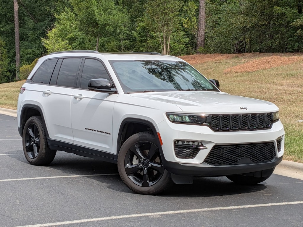 Used 2023 Jeep Grand Cherokee Limited SUV
