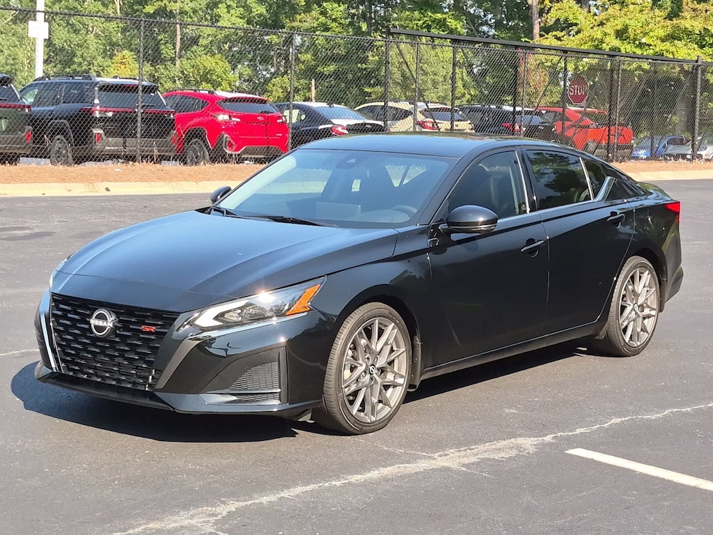 Used 2024 Nissan Altima 2.0 SR Sedan
