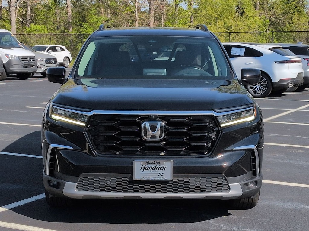 Used 2025 Honda Pilot Elite SUV