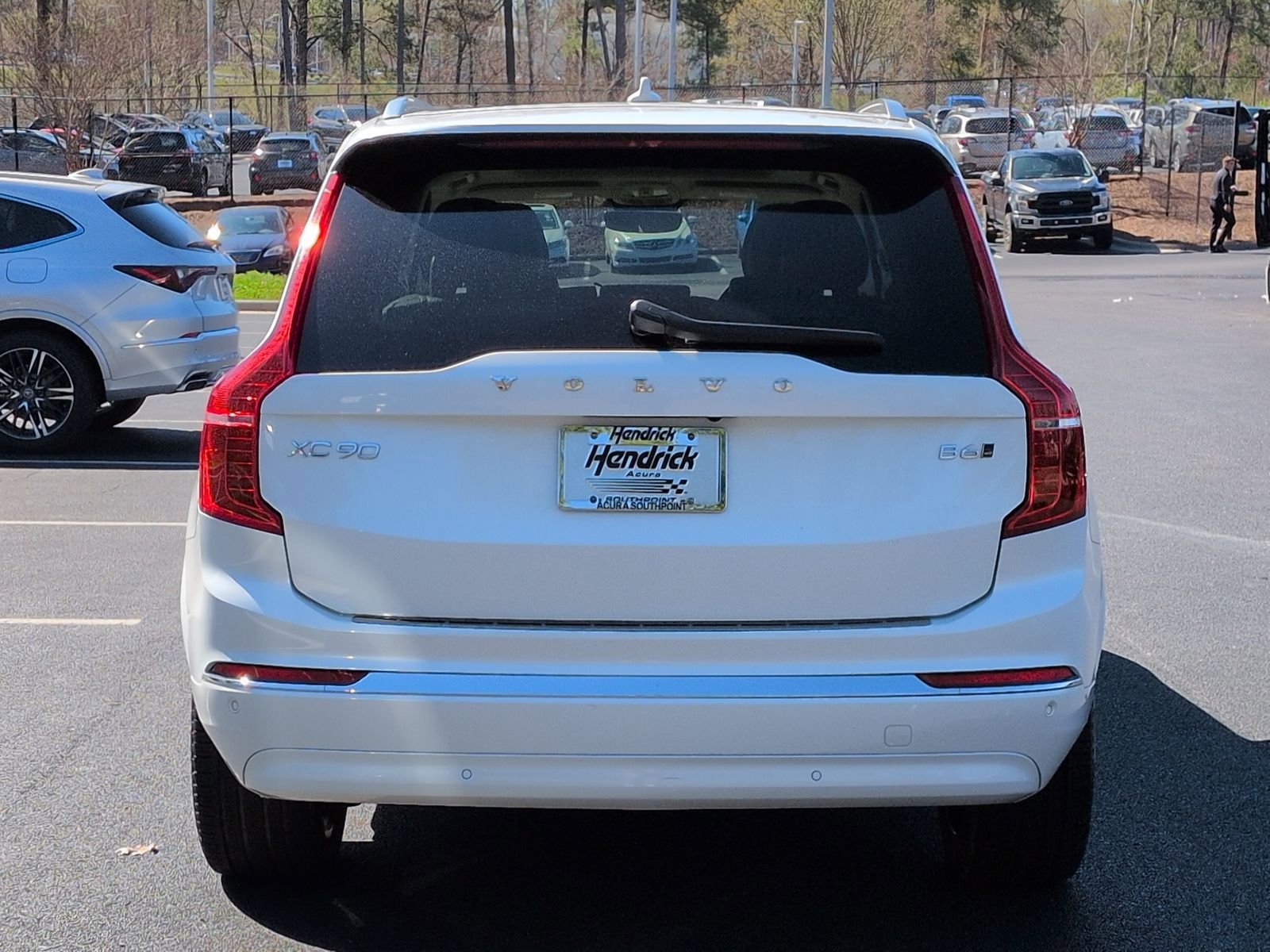 2023 Volvo XC90 Plus photo 3