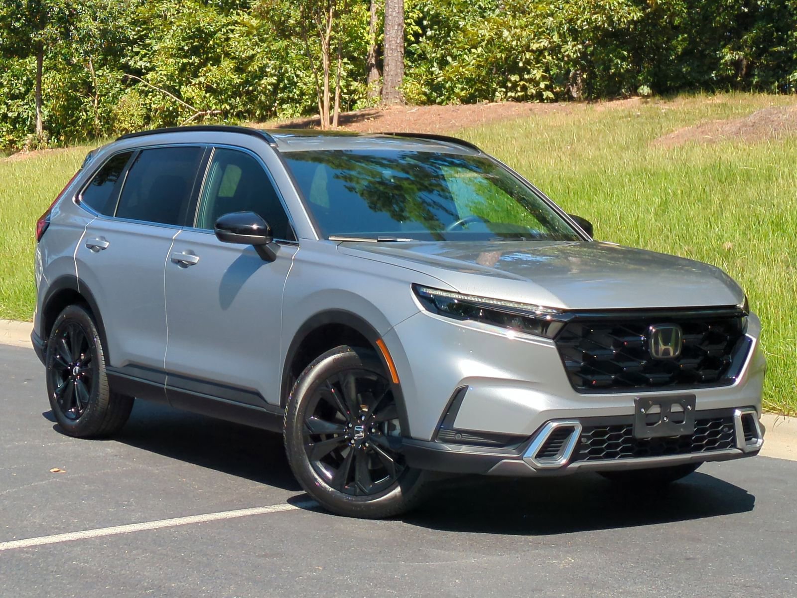 2023 Honda CR-V Hybrid Sport Touring photo 2