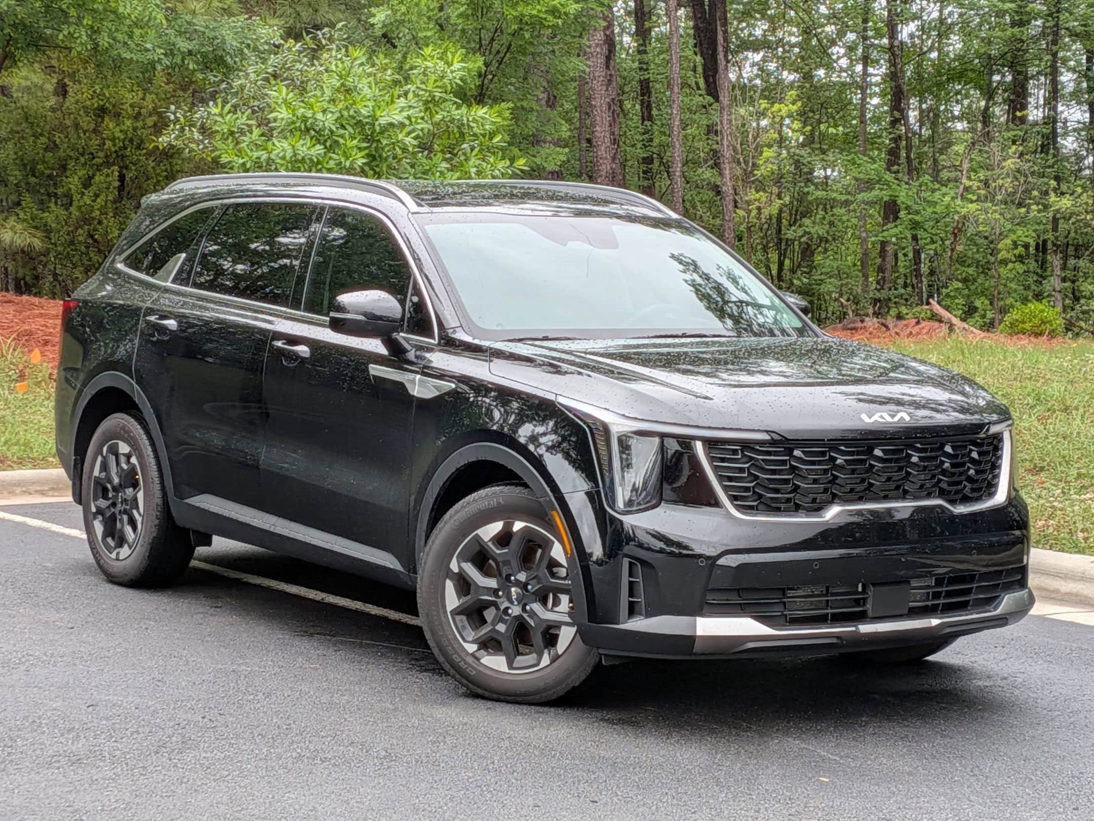 2026 Kia Sorento S photo 2