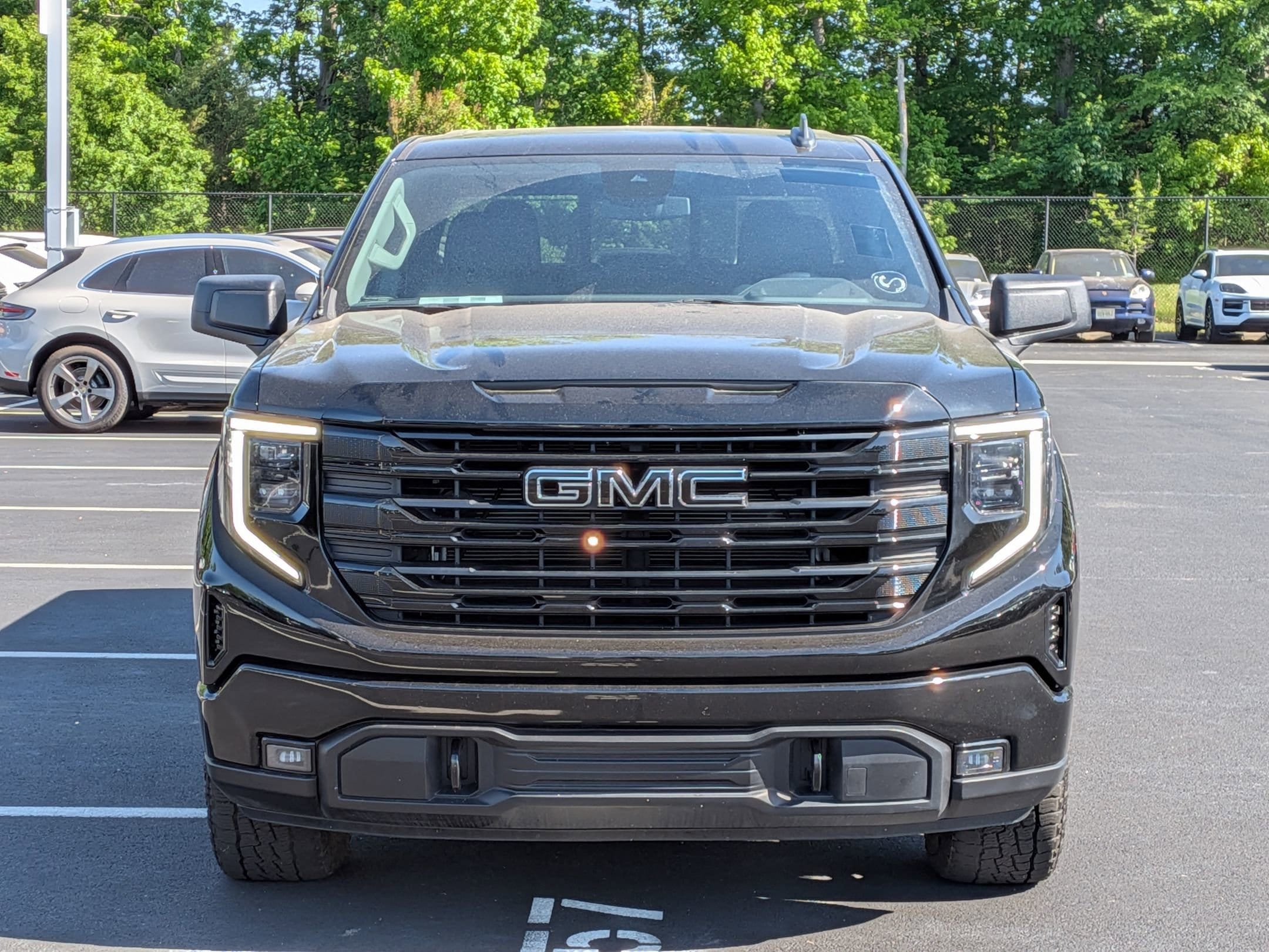 2024 GMC Sierra 1500 Elevation photo 2