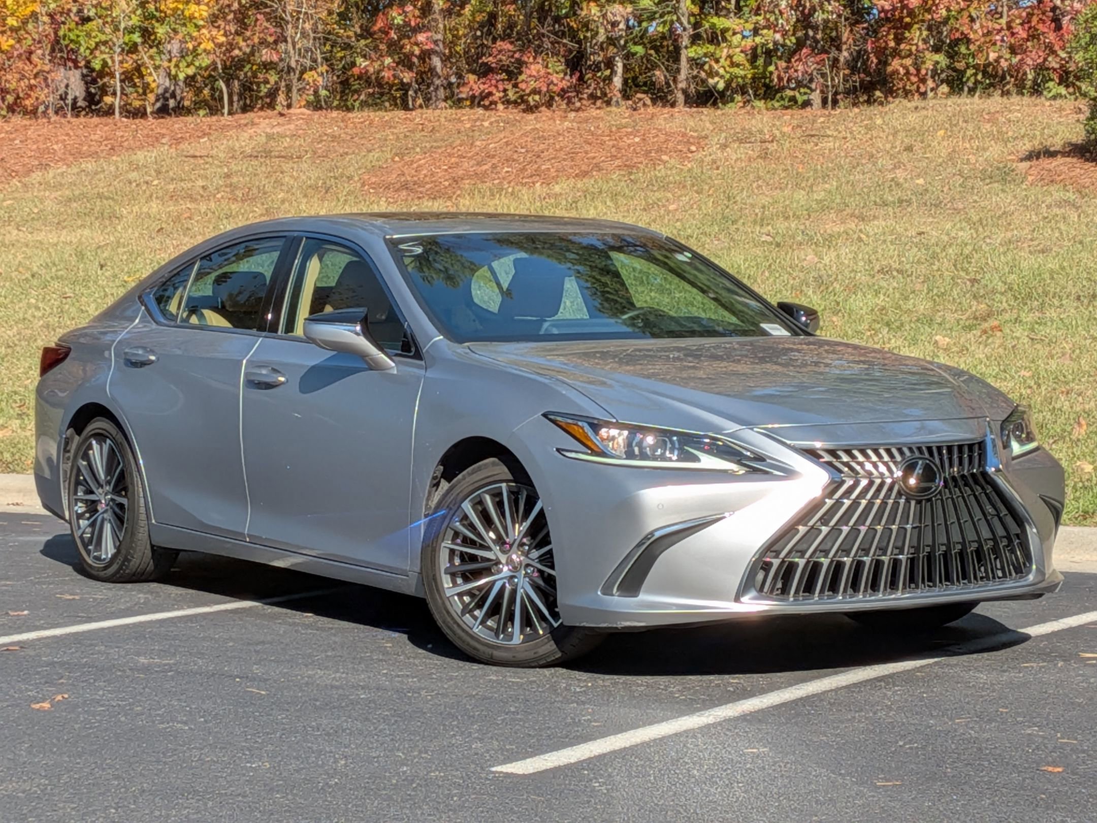 2022 Lexus ES 350 photo 2