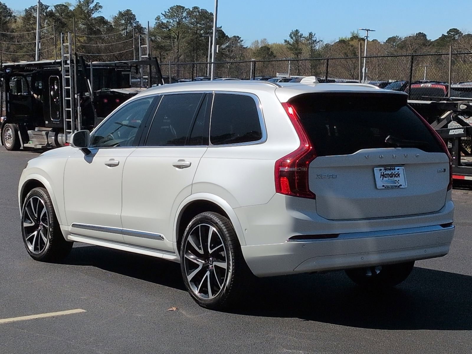 2023 Volvo XC90 Plus photo 6
