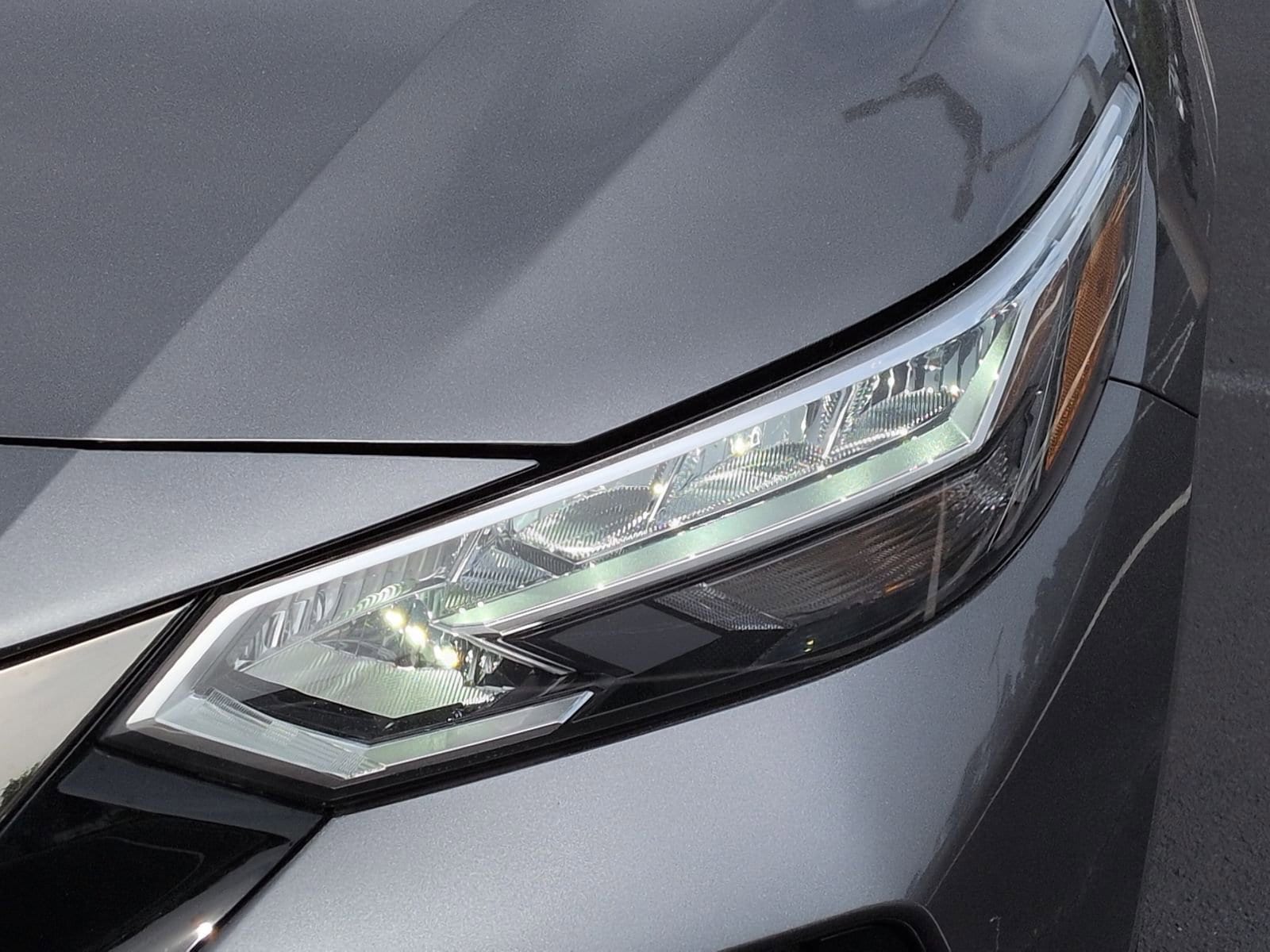 2021 Nissan Sentra SR photo 5