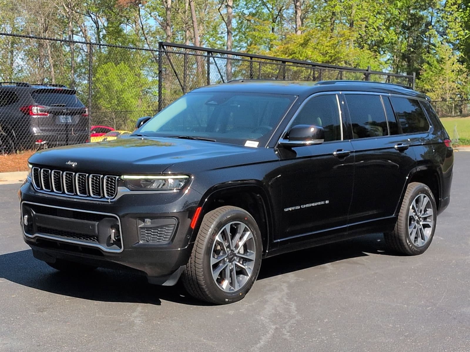 2022 Jeep Grand Cherokee L Overland photo 4