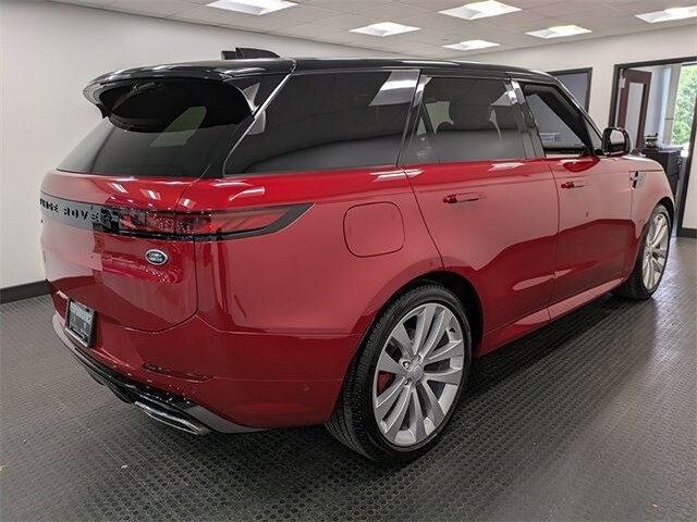 2023 Land Rover Range Rover Sport SE photo 4