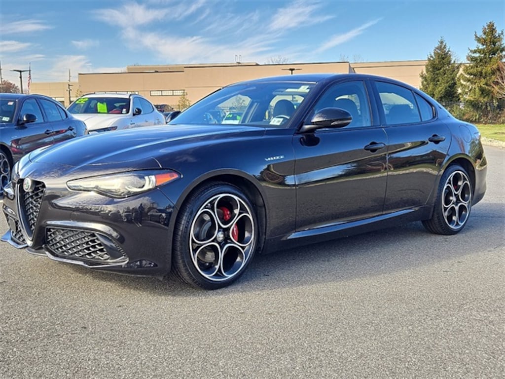 Used 2025 Alfa Romeo Giulia Sedan
