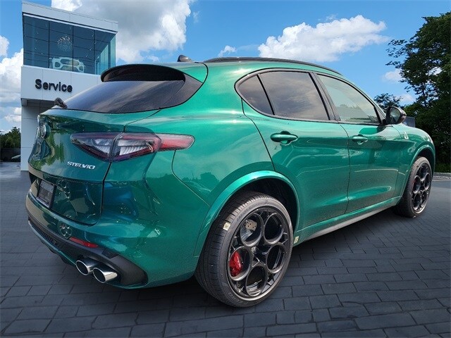 2024 Alfa Romeo Stelvio Quadrifoglio photo 4