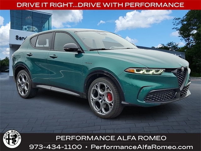 2025 Alfa Romeo Tonale Base's photo