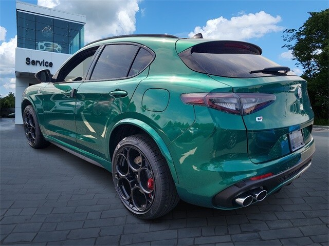 2024 Alfa Romeo Stelvio Quadrifoglio photo 3