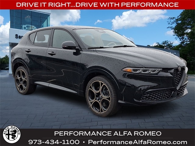 2025 Alfa Romeo Tonale Intensa's photo