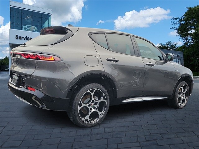 2024 Alfa Romeo Tonale Ti photo 3