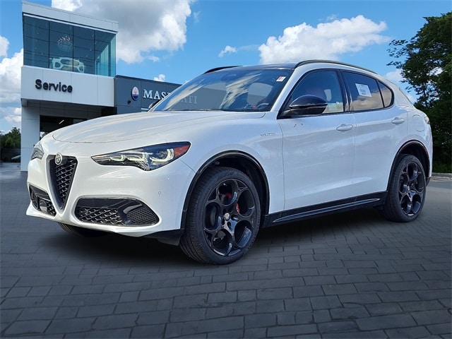 2025 Alfa Romeo Stelvio Sprint photo 2