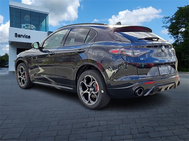 2025 Alfa Romeo Stelvio Sprint photo 3