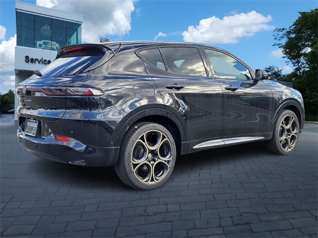 New 2025 Alfa Romeo Tonale INTENSA AWD Sport Utility
